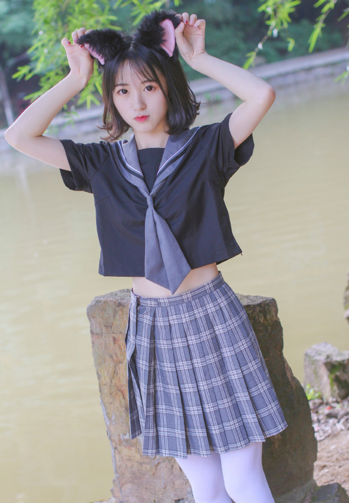 甜美制服美女性感丝袜美腿写真图片