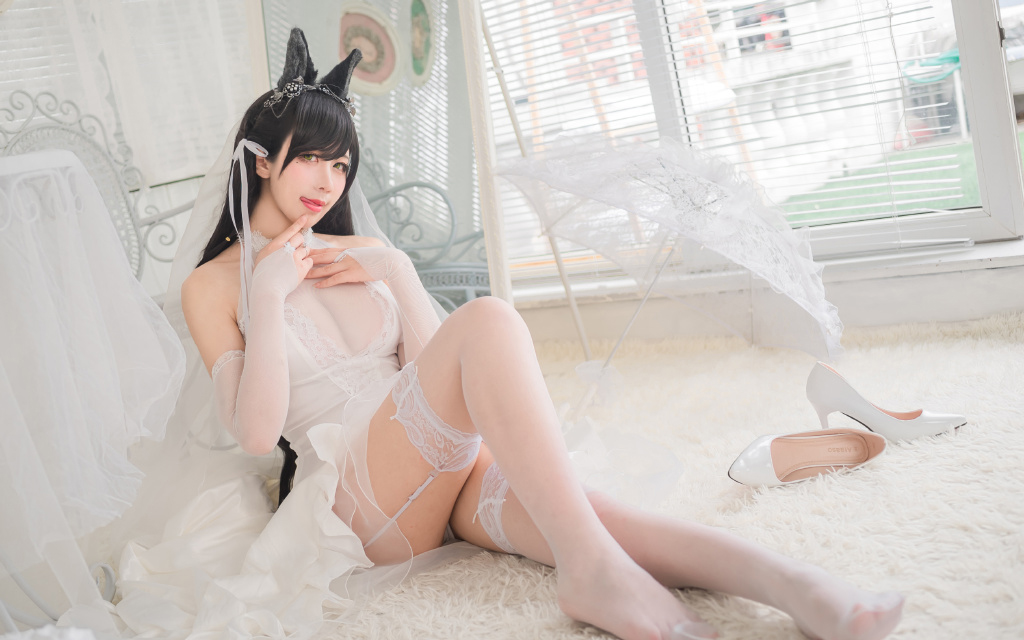 碧蓝航线爱宕犬cos美女性感写真图片