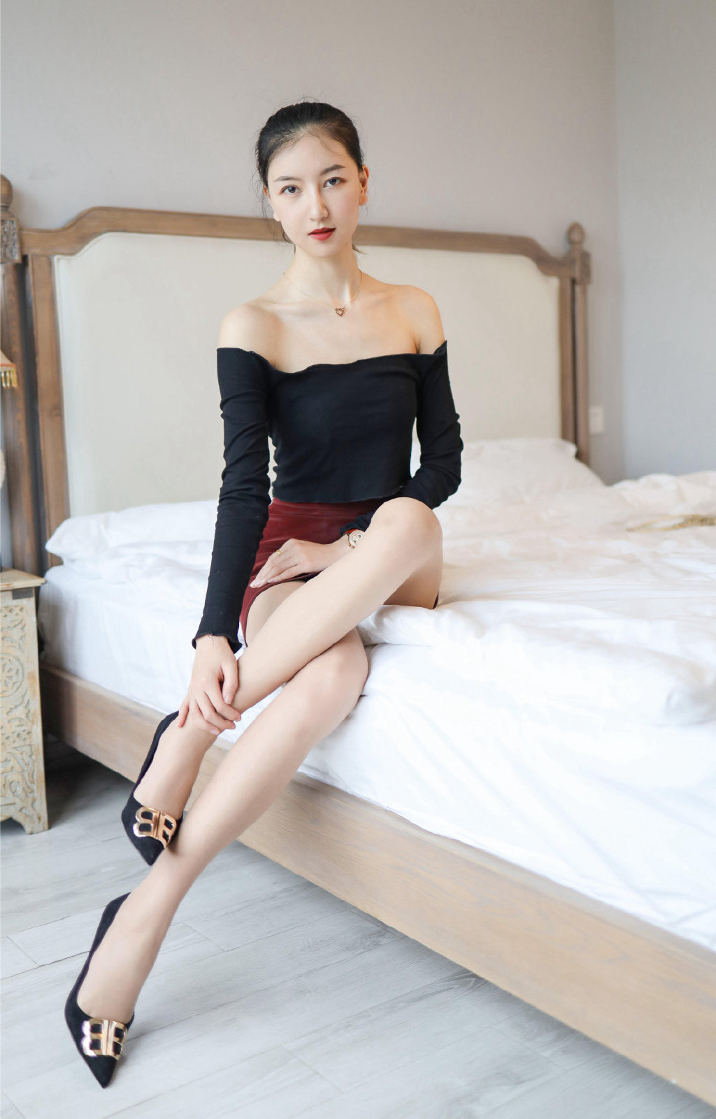 丝袜美女妖娆性感美女私房床上写真